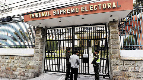 Descartan renuncia en el TSE tras rumores: Hassenteufel solo pidió baja médica